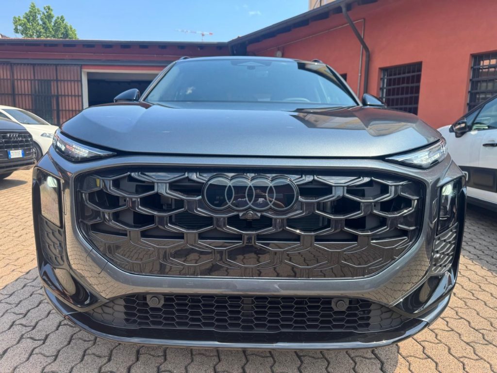 AUDI Q3 TFSI 110 kW mHEV S tronic S Line edition - 2