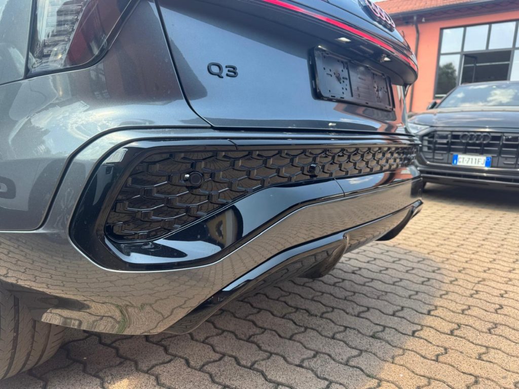AUDI Q3 TFSI 110 kW mHEV S tronic S Line edition - 8