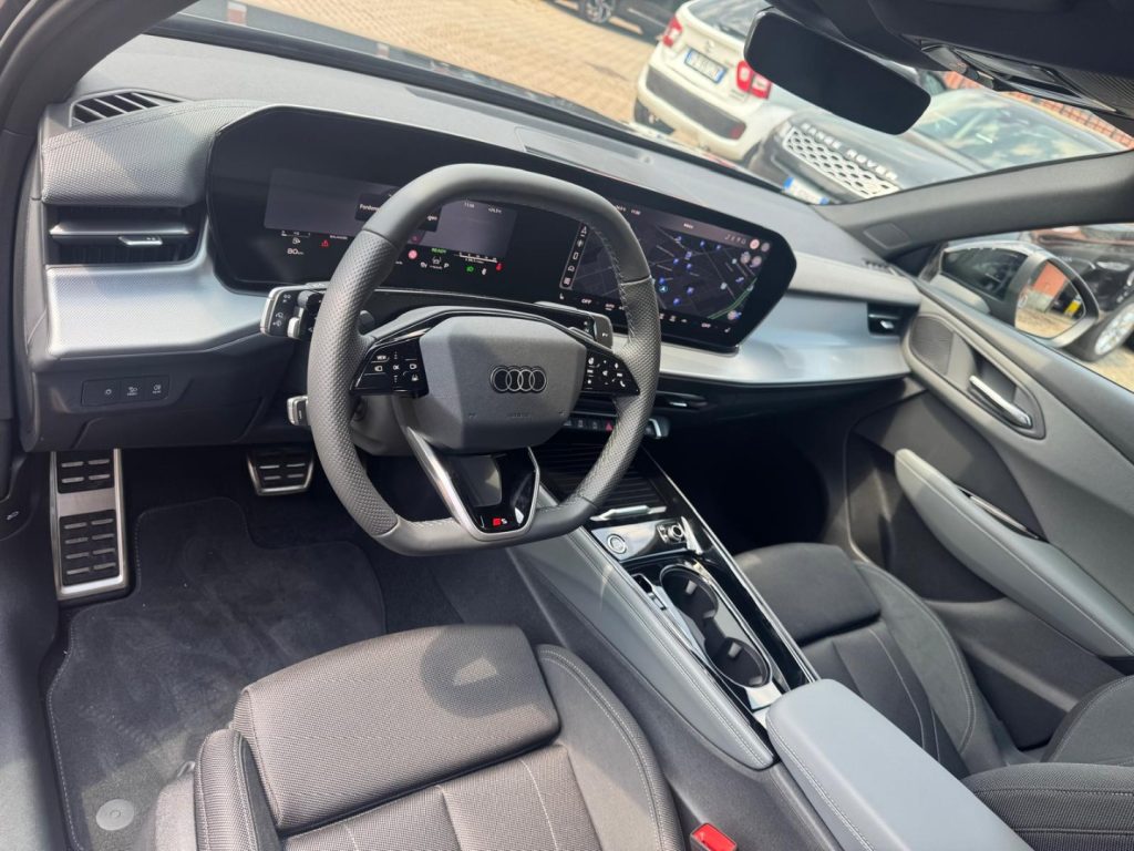 AUDI Q3 TFSI 110 kW mHEV S tronic S Line edition - 14