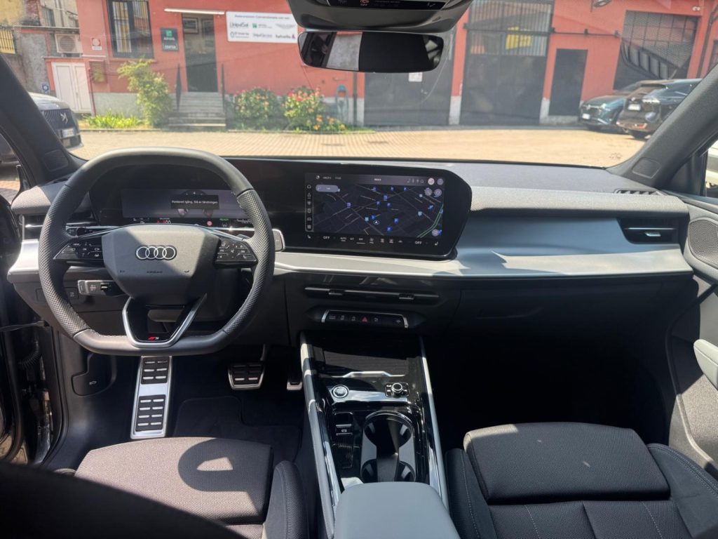 AUDI Q3 TFSI 110 kW mHEV S tronic S Line edition - 9