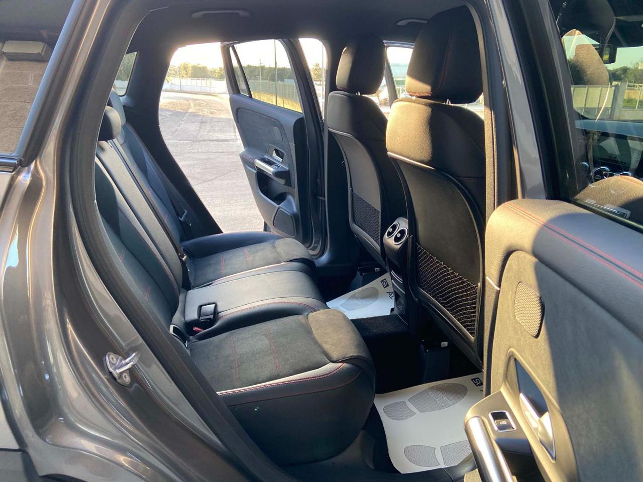 MERCEDES-BENZ GLA 200 d Automatic Premium Amg PACK NIGHT - 11