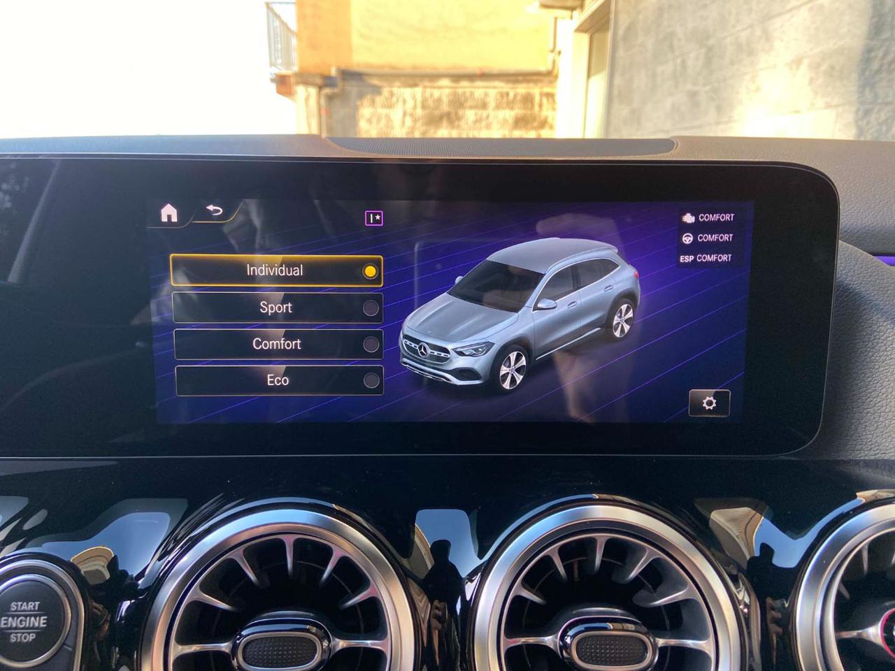 MERCEDES-BENZ GLA 200 d Automatic Premium Amg PACK NIGHT - 39