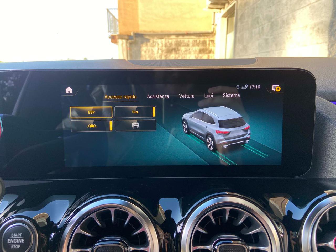 MERCEDES-BENZ GLA 200 d Automatic Premium Amg PACK NIGHT - 50