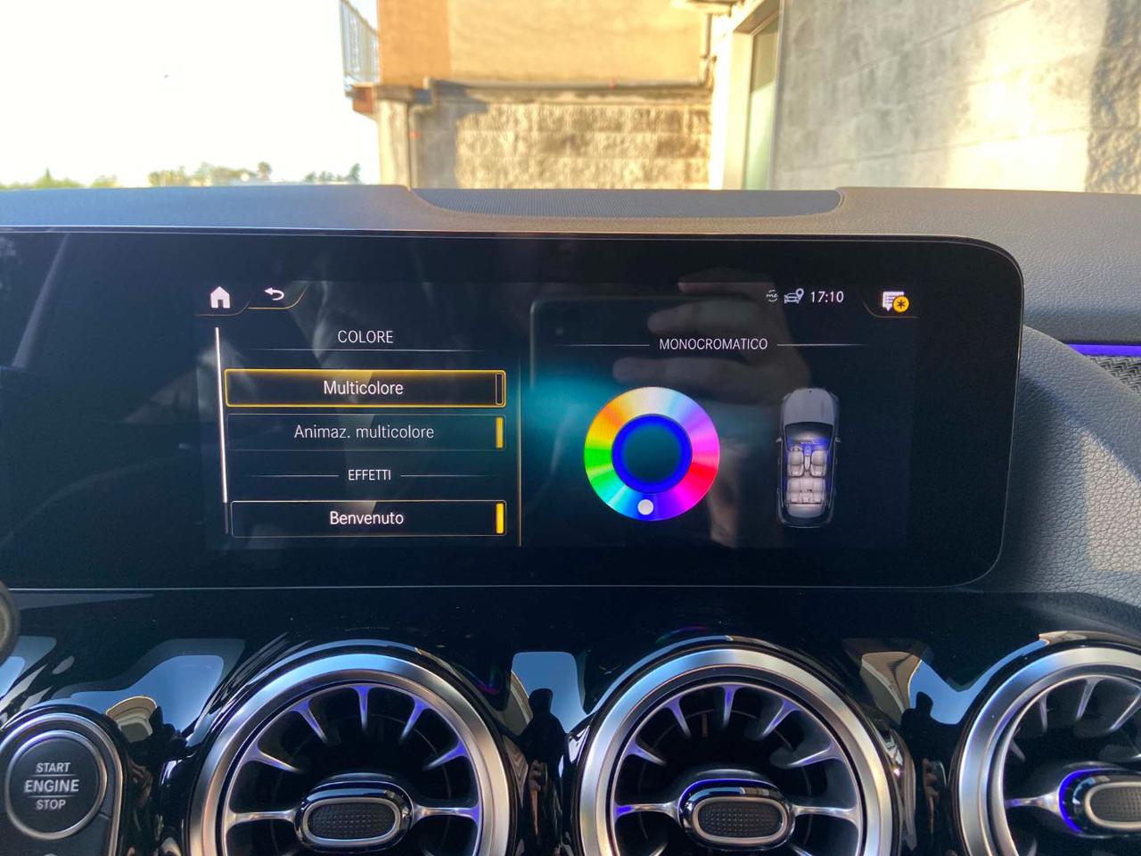 MERCEDES-BENZ GLA 200 d Automatic Premium Amg PACK NIGHT - 18