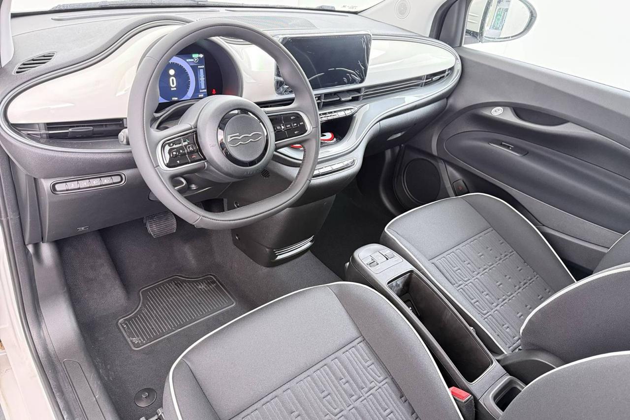 FIAT 500e Berlina 23,8 kWh - 10