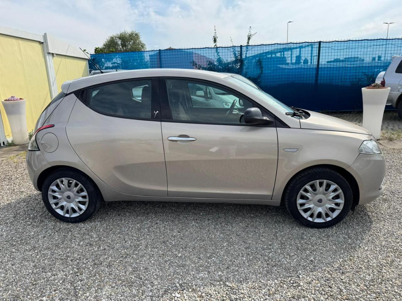 LANCIA Ypsilon 1.2 69 CV 5 porte S&S Silver - 4