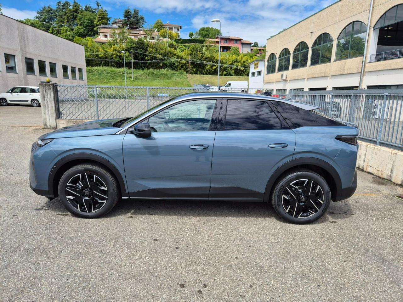 PEUGEOT 3008 Hybrid 145 e-DCS6 Allure - 3