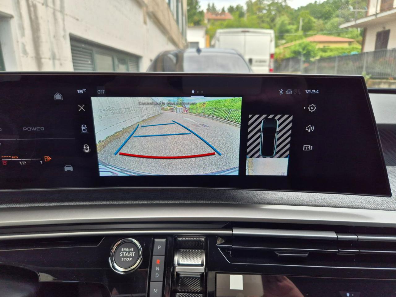 PEUGEOT 3008 Hybrid 145 e-DCS6 Allure - 14
