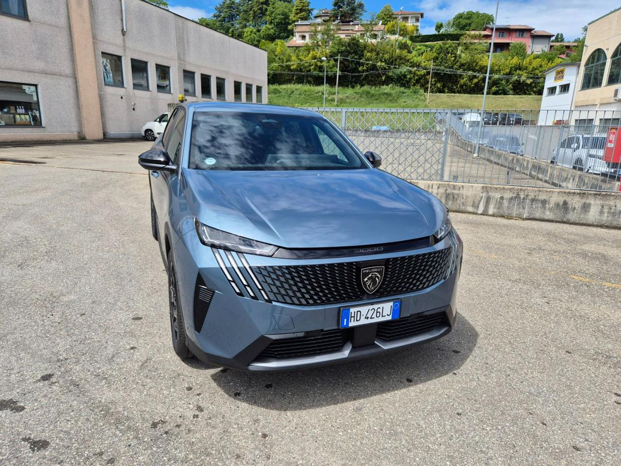 PEUGEOT 3008 Hybrid 145 e-DCS6 Allure - 4