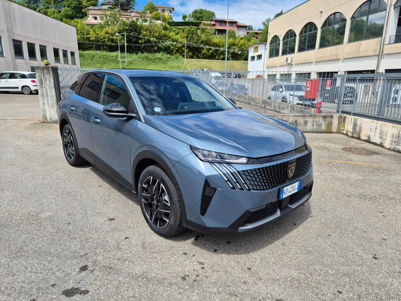 PEUGEOT 3008 Hybrid 145 e-DCS6 Allure - 5