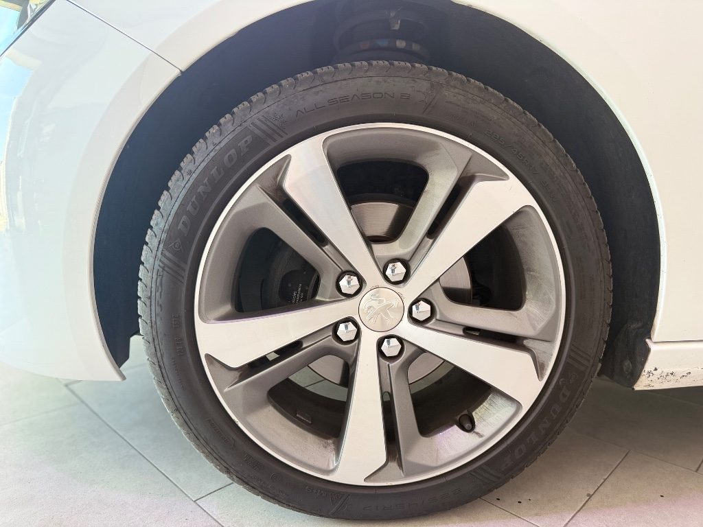 PEUGEOT 308 PureTech Turbo 130 S&S GT Line - 4