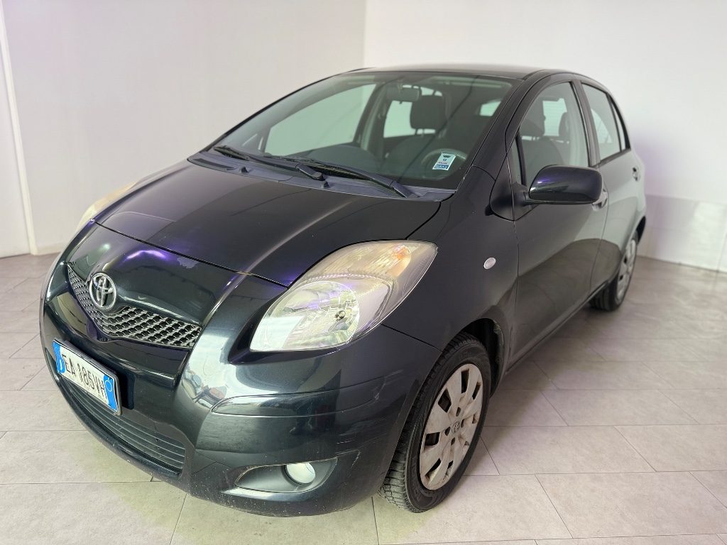 TOYOTA Yaris 1.0 5 ,porte Sol - 2