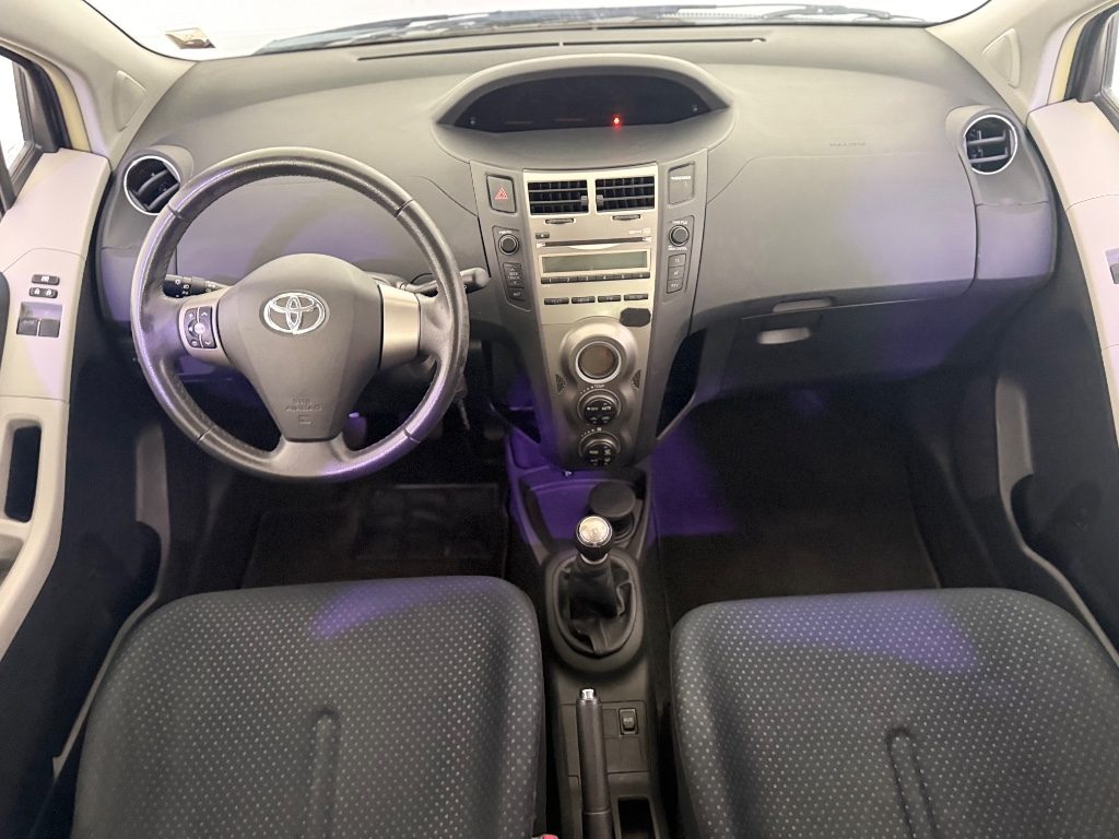 TOYOTA Yaris 1.0 5 ,porte Sol - 14
