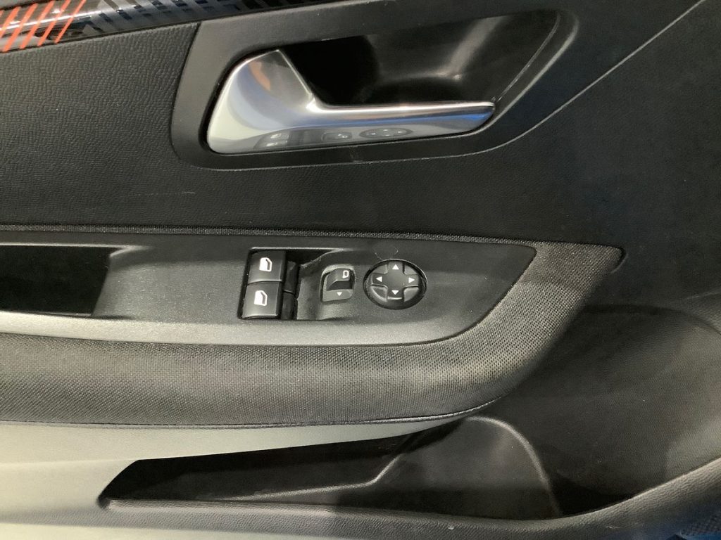 PEUGEOT 208 motore elettrico 136 CV 5 porte Active - 20