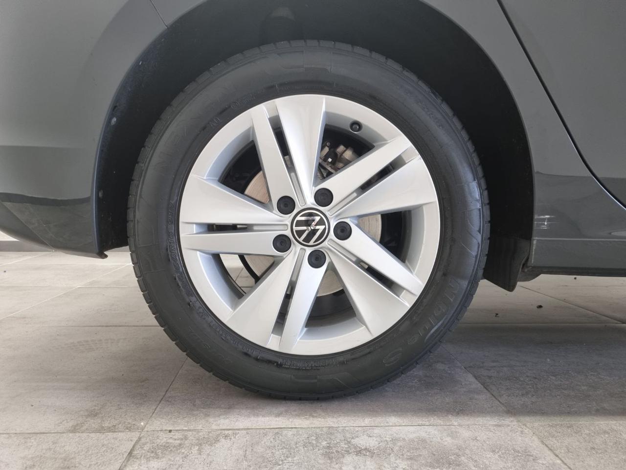VOLKSWAGEN Golf 1.0 eTSI EVO DSG Life - 16