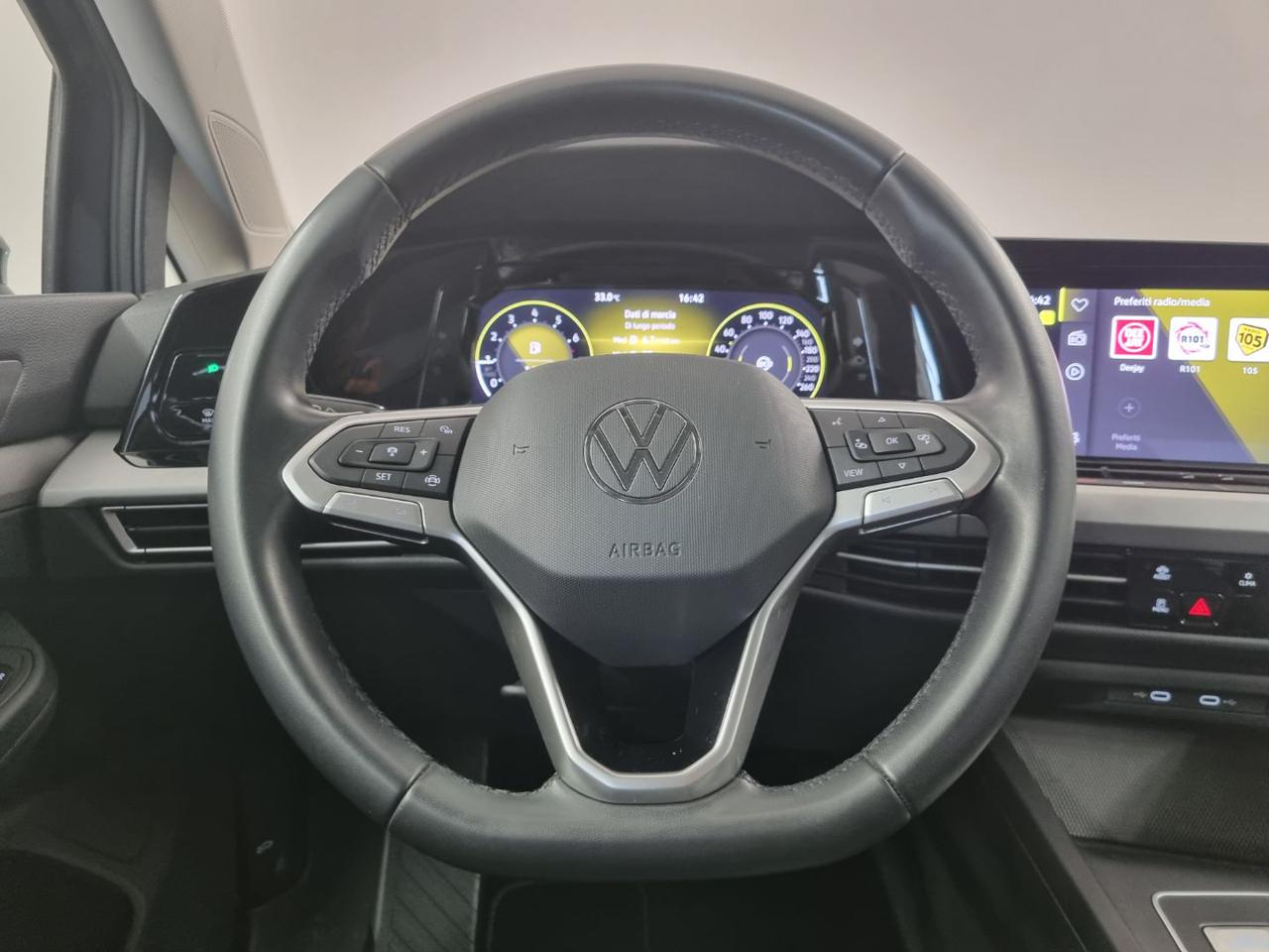VOLKSWAGEN Golf 1.0 eTSI EVO DSG Life - 31