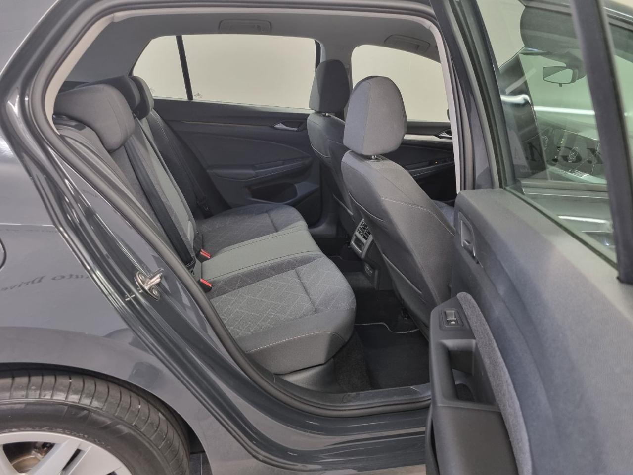 VOLKSWAGEN Golf 1.0 eTSI EVO DSG Life - 23