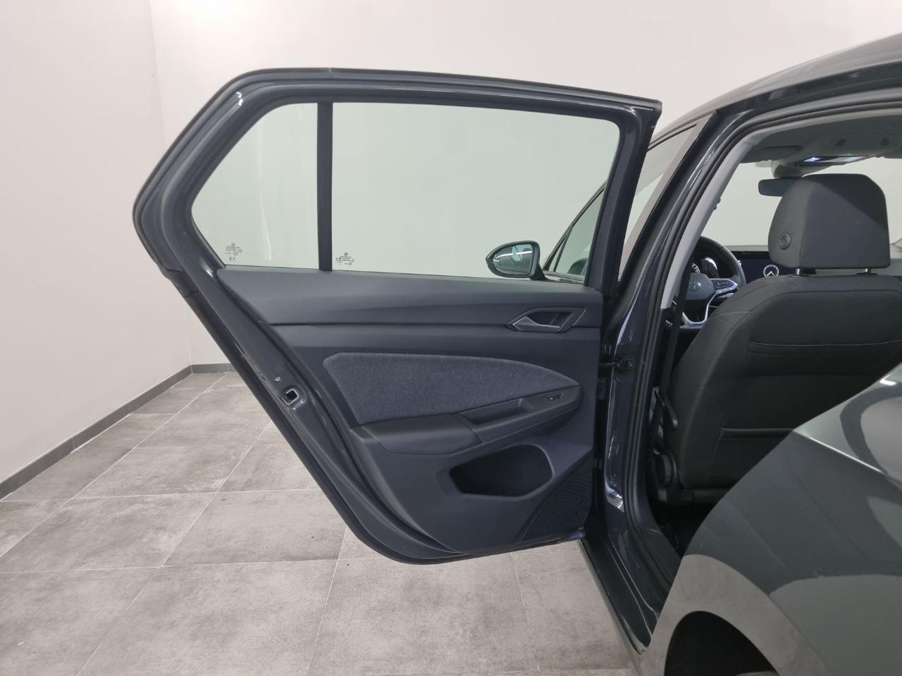 VOLKSWAGEN Golf 1.0 eTSI EVO DSG Life - 21