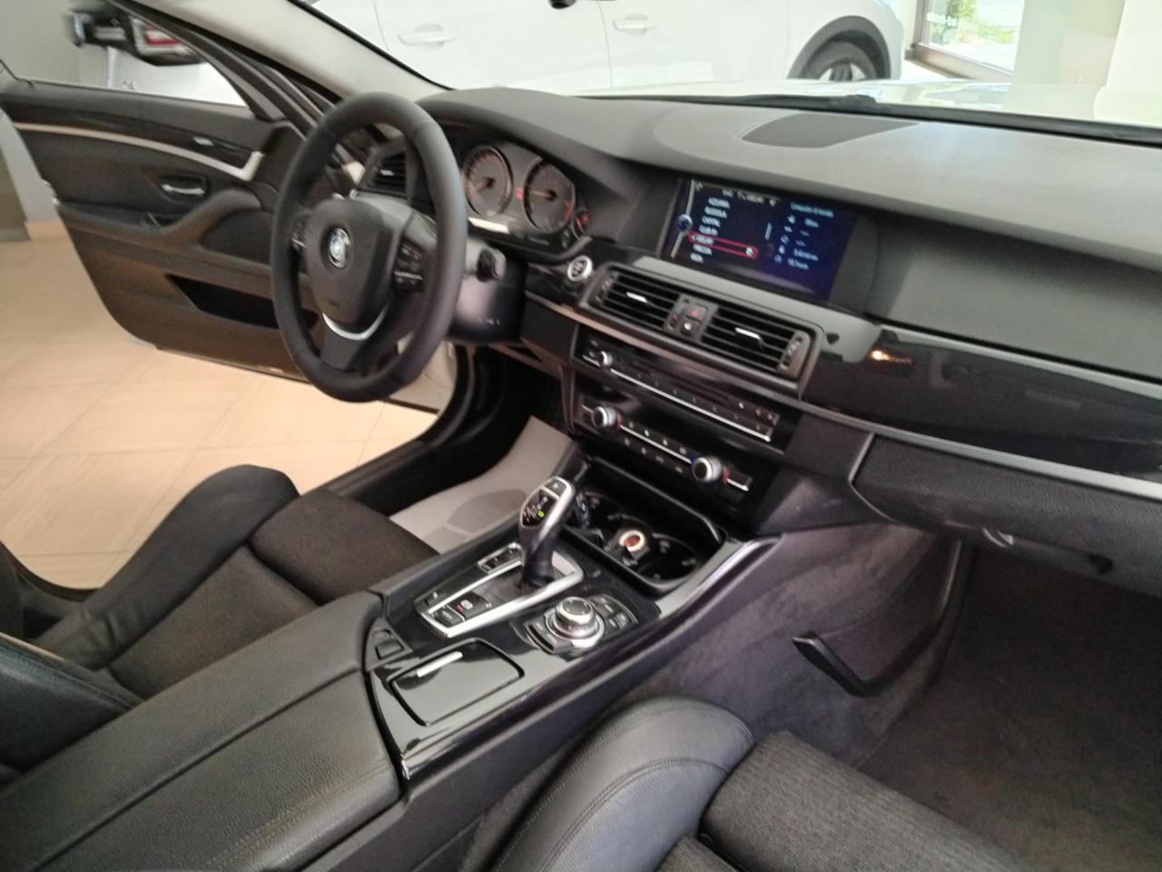 BMW 520 d Touring Business Sport - 13