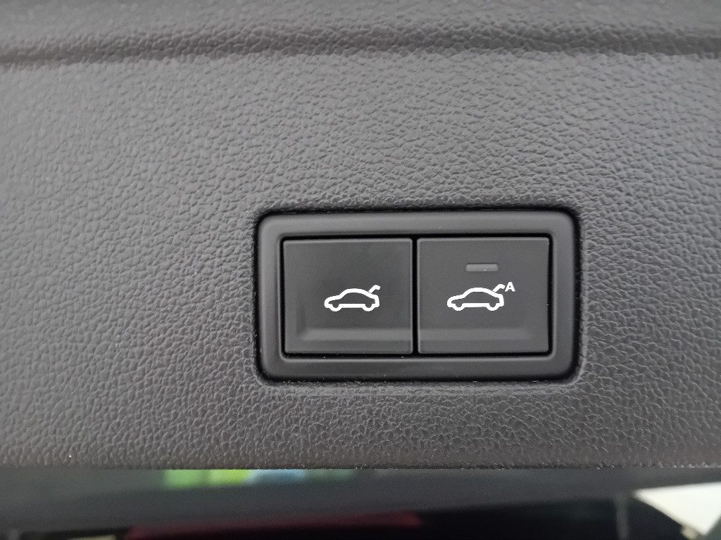 Clicca per ingrandire Touareg - 3.0 V6 TSI eHybrid Atmosphere PLUG - IN
