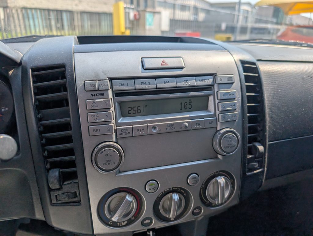 FORD Ranger 2.5 TDCi Double Cab XL 5p.ti - 15