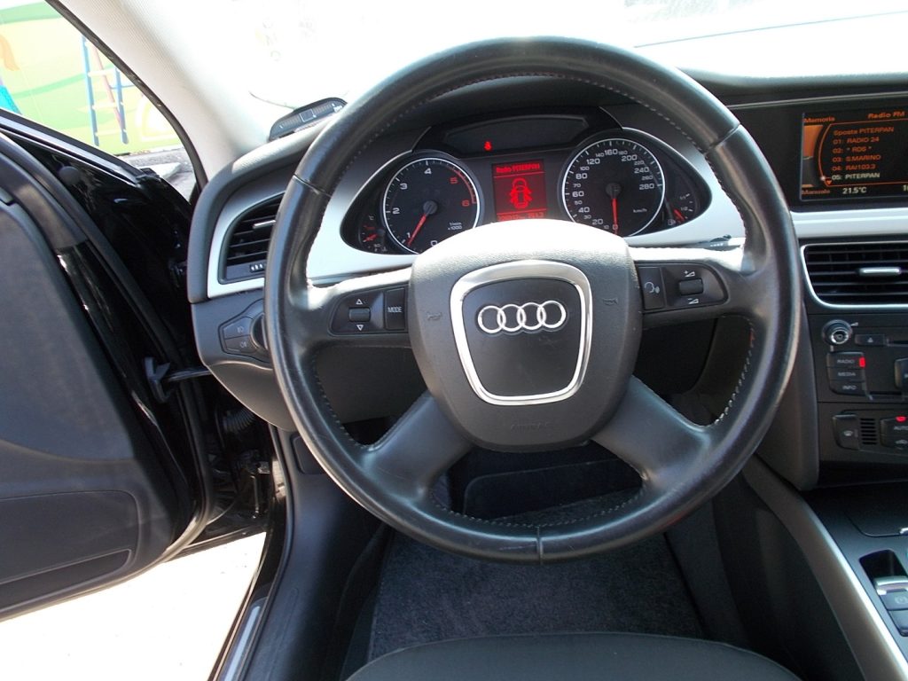 AUDI A4 Avant 2.0 TDI 143 CV multitronic Sline - 10