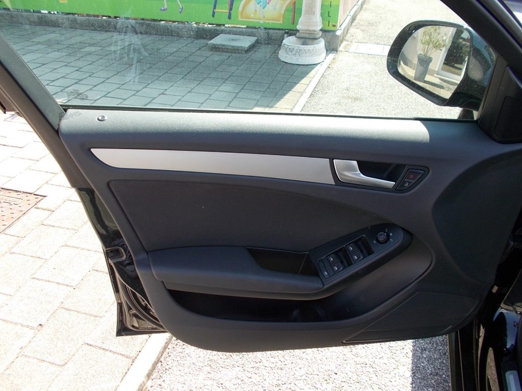 AUDI A4 Avant 2.0 TDI 143 CV multitronic Sline - 11