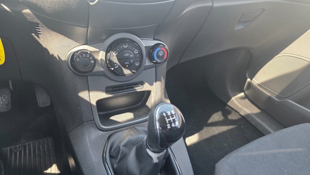 FORD Fiesta 1.5 TDCi 75CV 3 porte Van Entry - 11