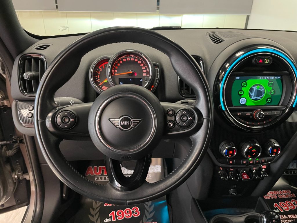 MINI Countryman 2.0 COOPER D BUSINESS AUTO MY18 - 17