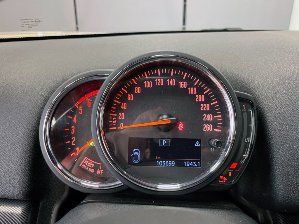 MINI Countryman 2.0 COOPER D BUSINESS AUTO MY18 - 18