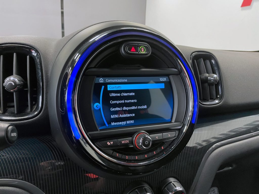 MINI Countryman 2.0 COOPER D BUSINESS AUTO MY18 - 23