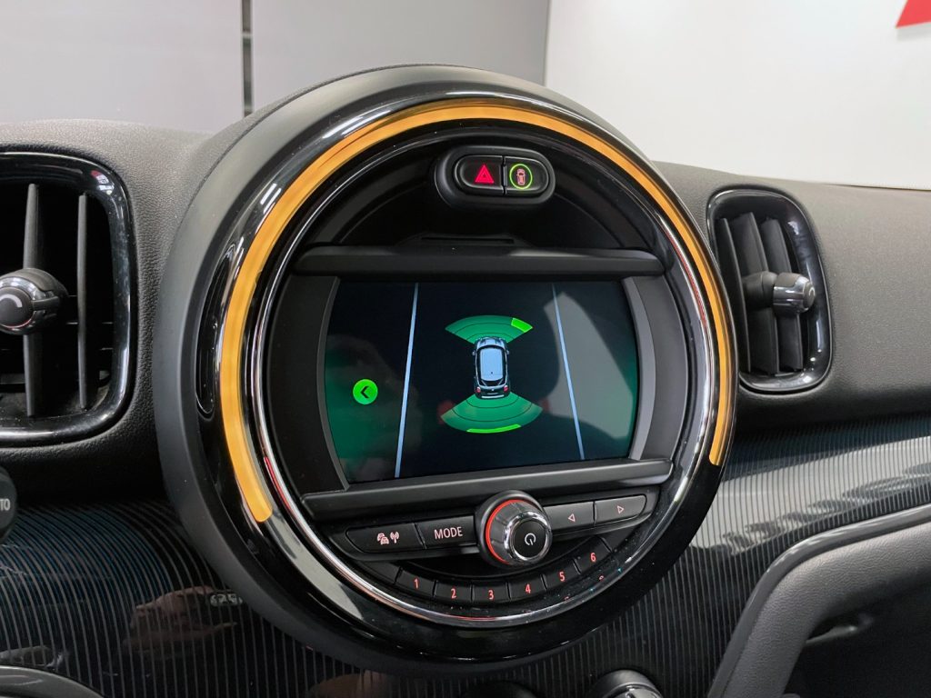 MINI Countryman 2.0 COOPER D BUSINESS AUTO MY18 - 24