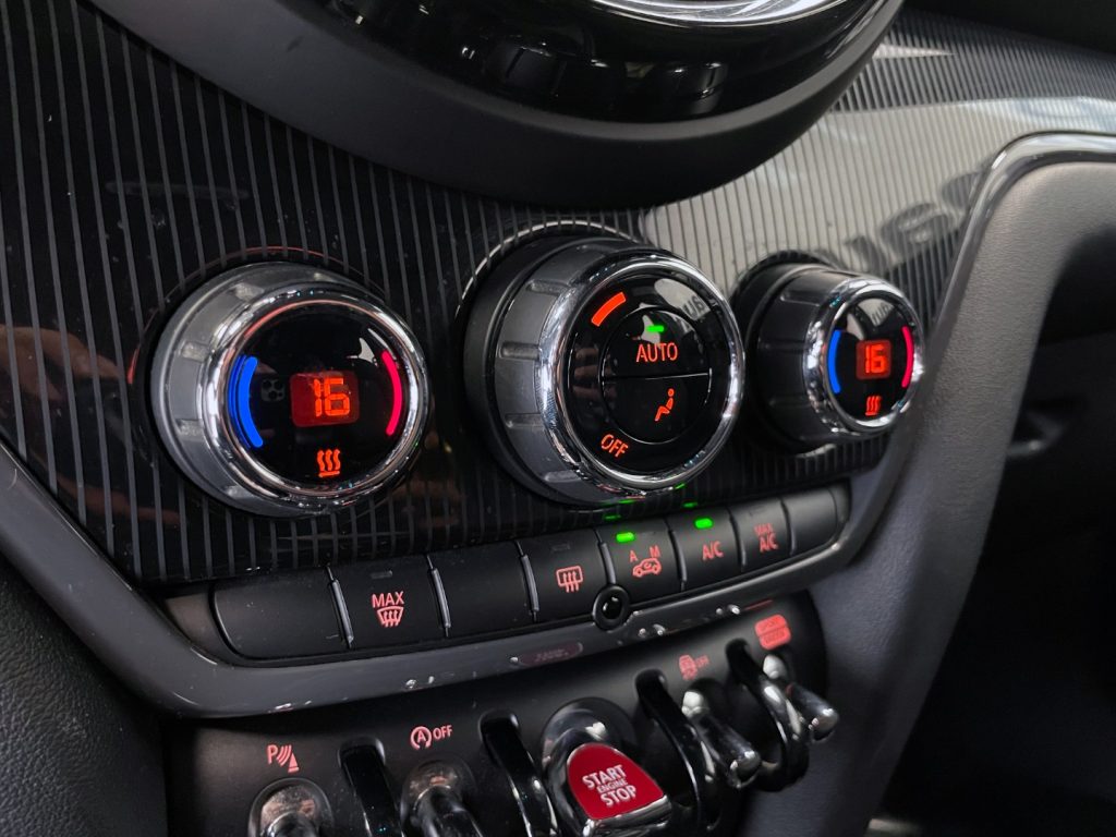 MINI Countryman 2.0 COOPER D BUSINESS AUTO MY18 - 27