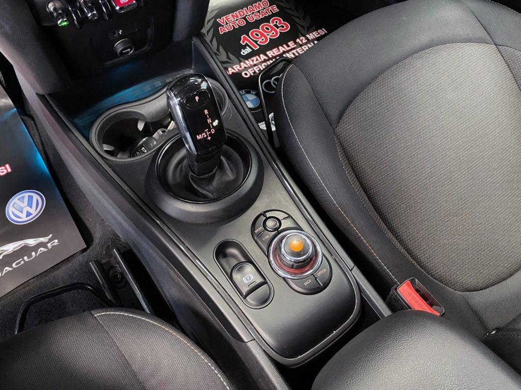 MINI Countryman 2.0 COOPER D BUSINESS AUTO MY18 - 29
