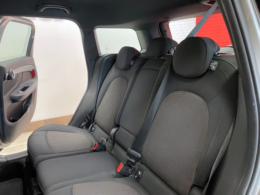 MINI Countryman 2.0 COOPER D BUSINESS AUTO MY18 - 30