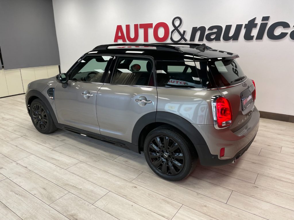 MINI Countryman 2.0 COOPER D BUSINESS AUTO MY18 - 36