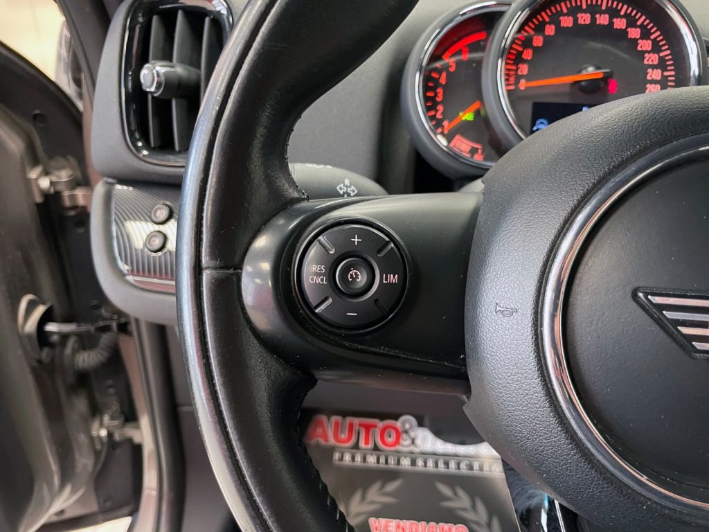 MINI Countryman 2.0 COOPER D BUSINESS AUTO MY18 - 43
