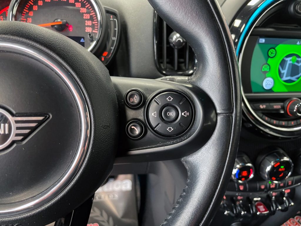 MINI Countryman 2.0 COOPER D BUSINESS AUTO MY18 - 44