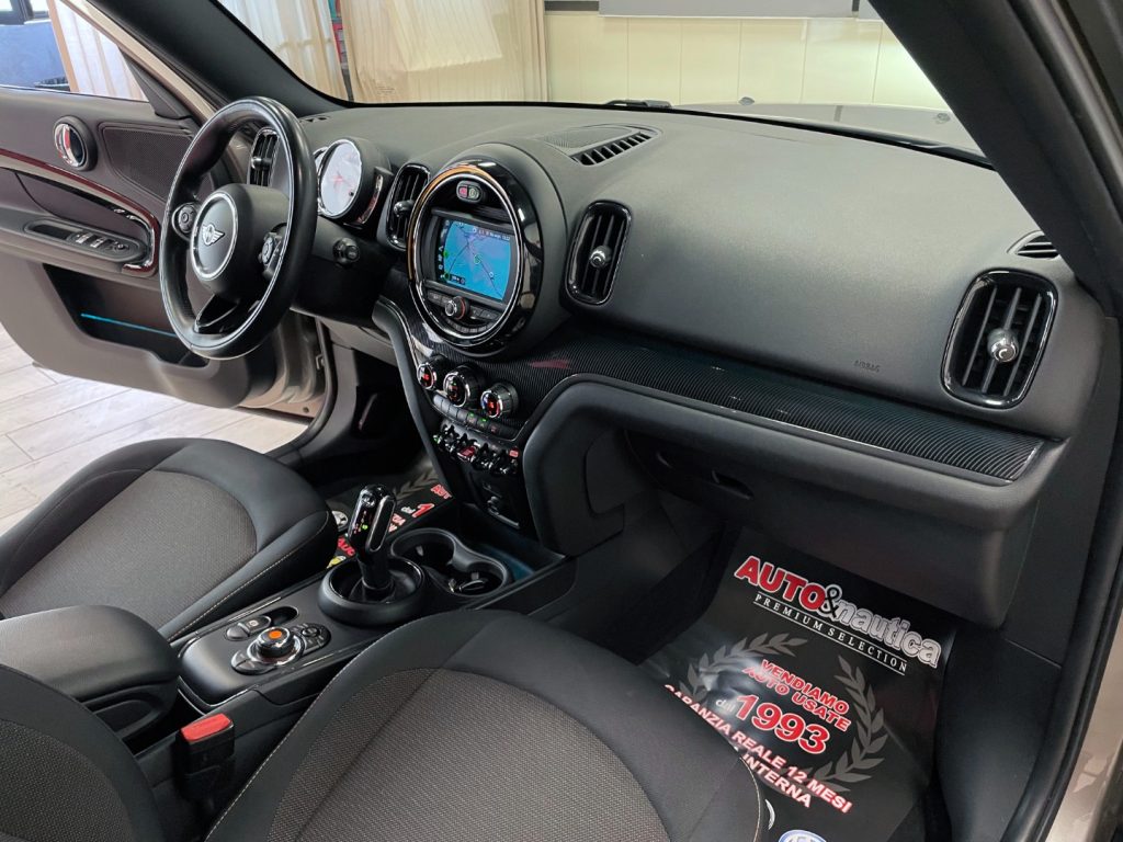 MINI Countryman 2.0 COOPER D BUSINESS AUTO MY18 - 48