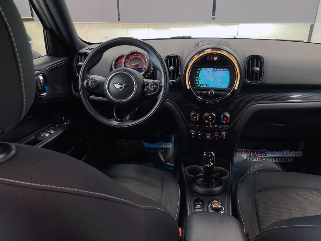 MINI Countryman 2.0 COOPER D BUSINESS AUTO MY18 - 55