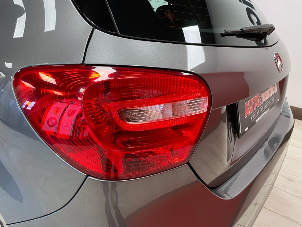 MERCEDES-BENZ A 180 BE SPORT - 12