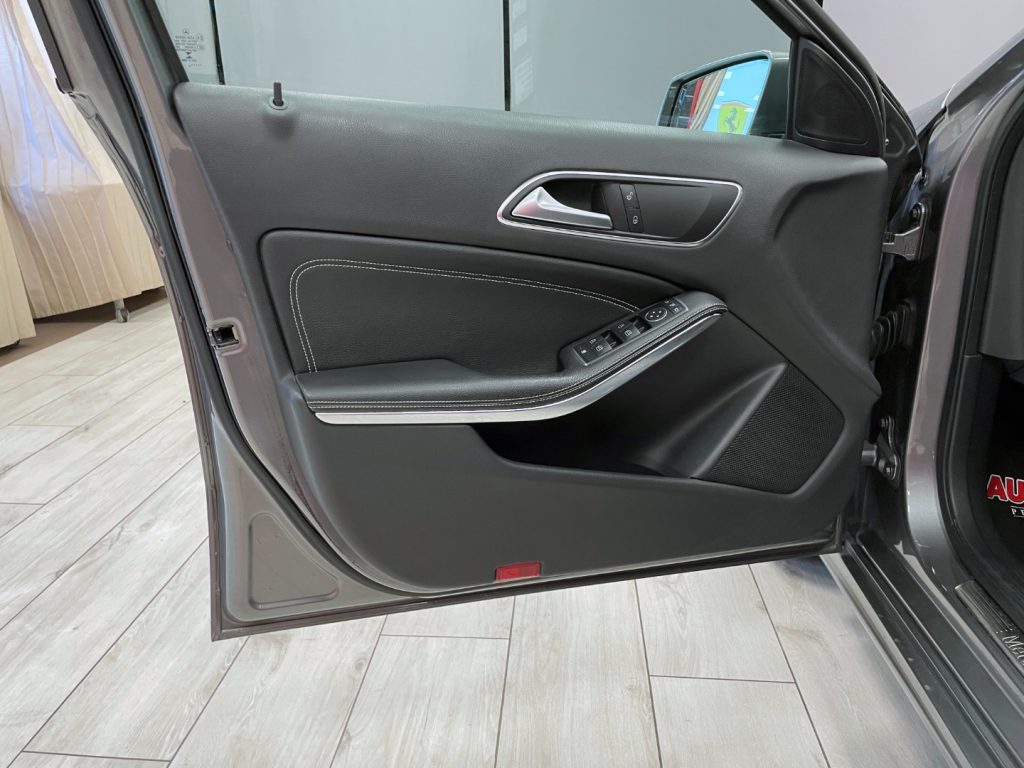 MERCEDES-BENZ A 180 BE SPORT - 14