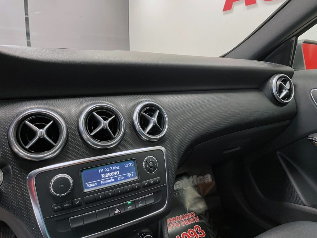 MERCEDES-BENZ A 180 BE SPORT - 23