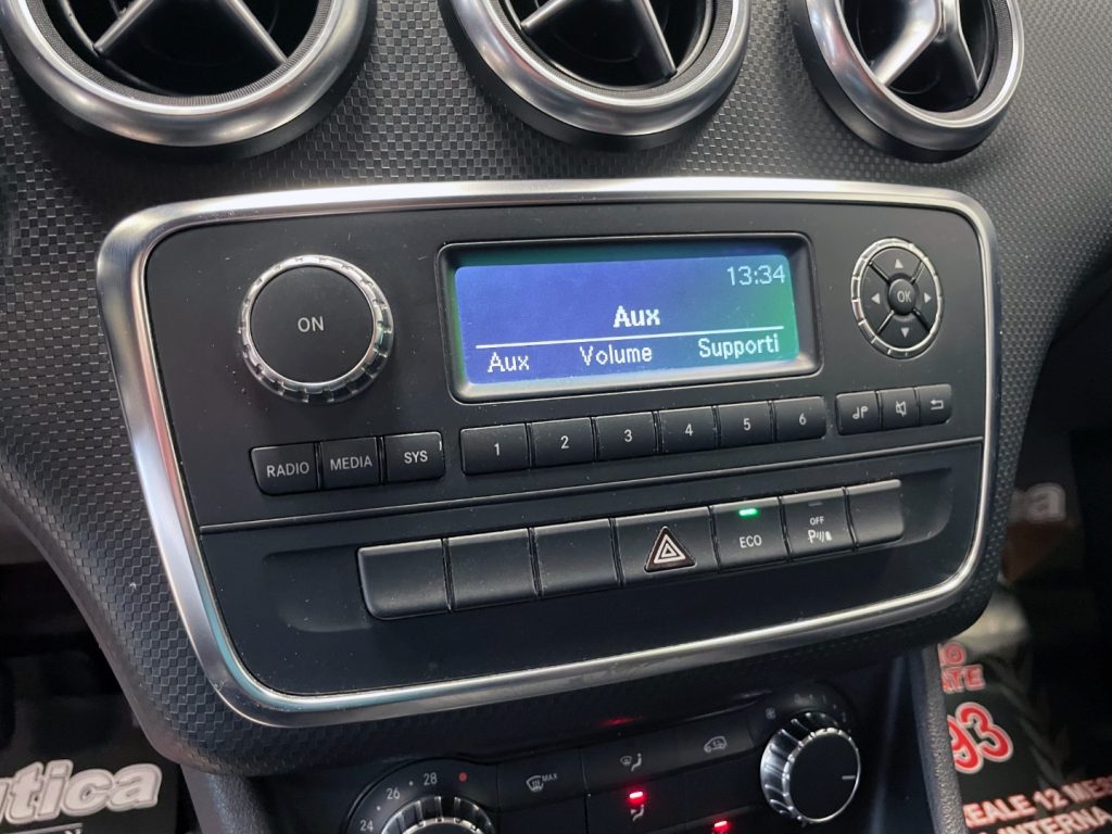 MERCEDES-BENZ A 180 BE SPORT - 25
