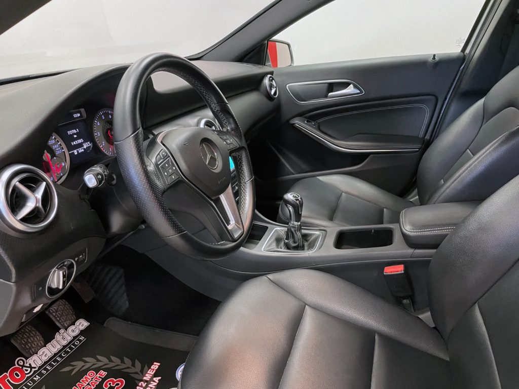 MERCEDES-BENZ A 180 BE SPORT - 28