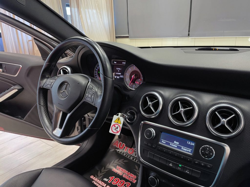 MERCEDES-BENZ A 180 BE SPORT - 40