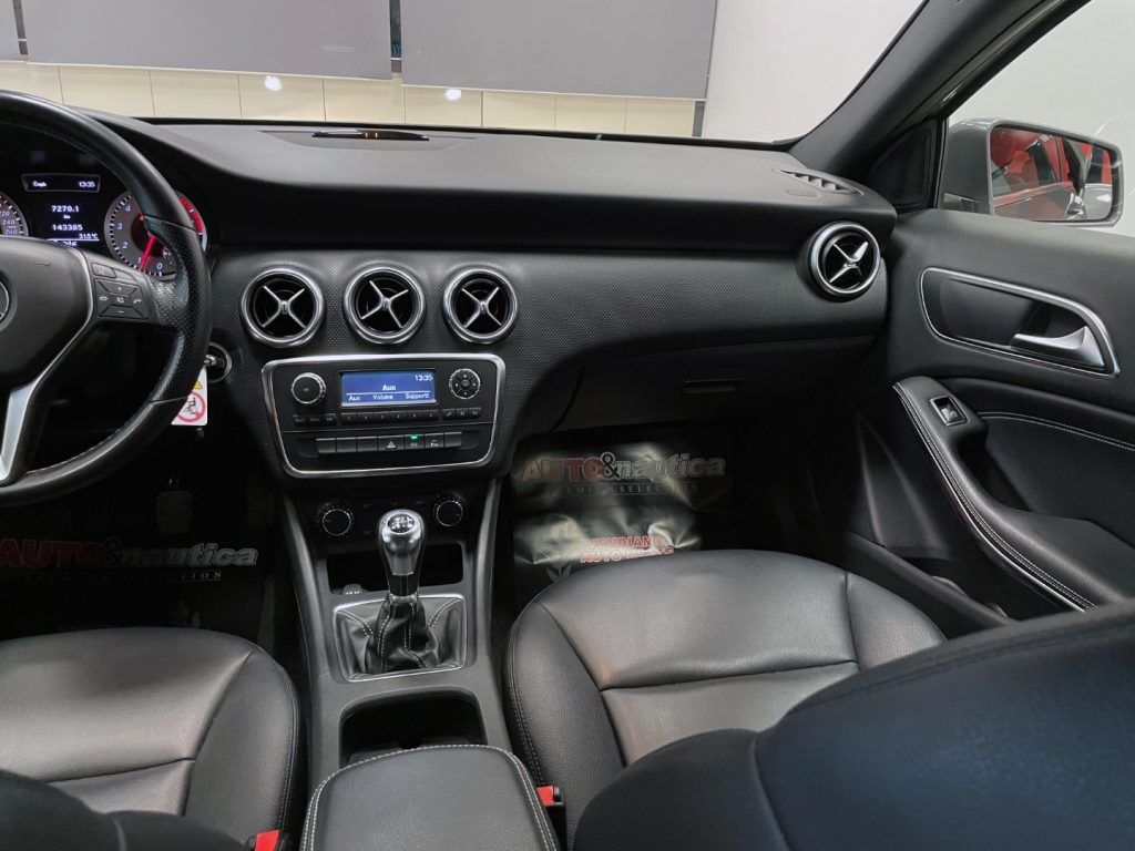 MERCEDES-BENZ A 180 BE SPORT - 44