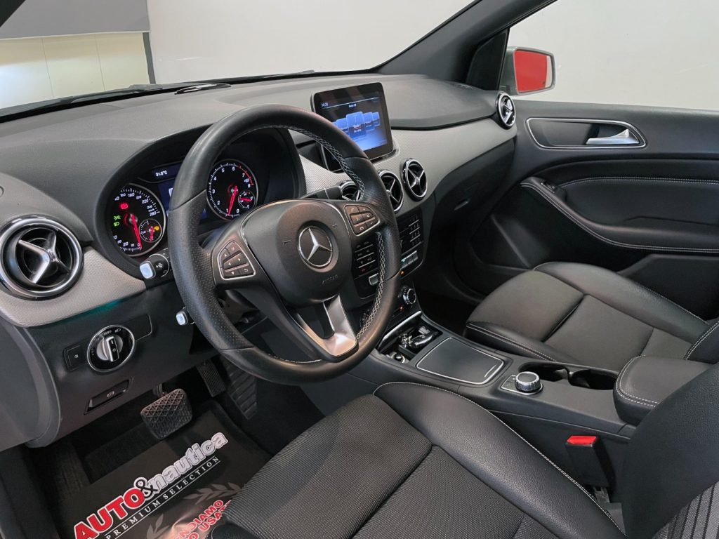MERCEDES-BENZ B 180 SPORT AUTO - 16