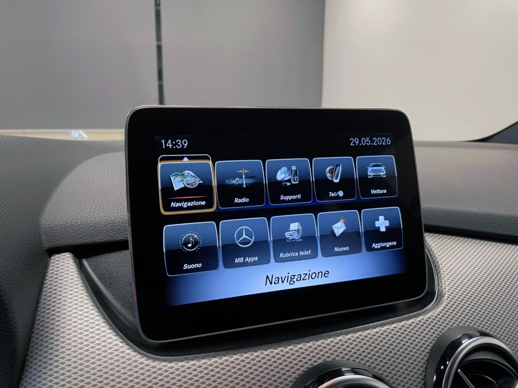 MERCEDES-BENZ B 180 SPORT AUTO - 24
