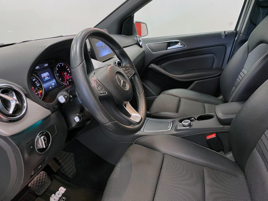 MERCEDES-BENZ B 180 SPORT AUTO - 45